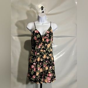 Women’s Floral Cami Romper Size Medium